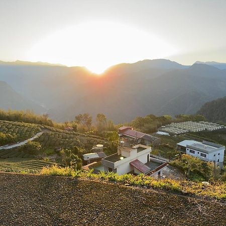 Alishan Tea Garden B&B Fenchihu Bagian luar foto