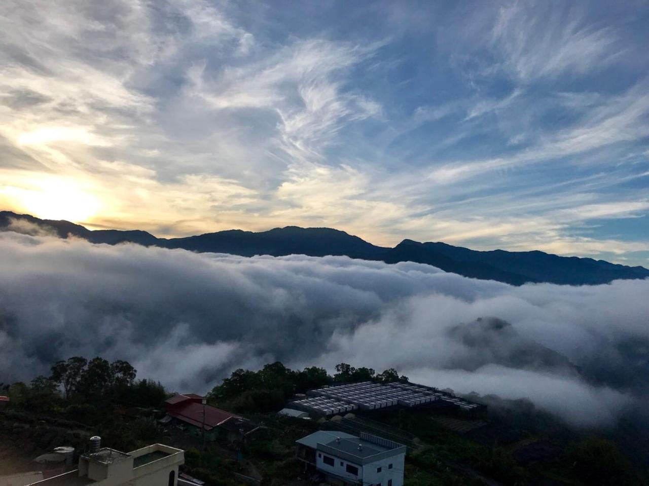 Alishan Tea Garden B&B Fenchihu Bagian luar foto